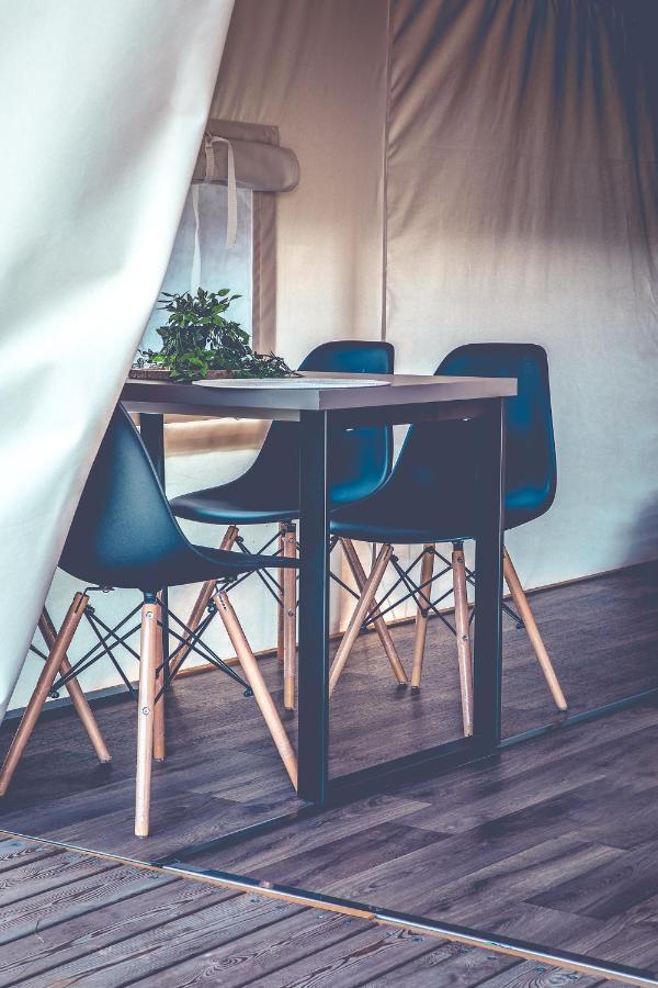 Glamping Pod Gwiazdami Pietrusza Wola Hotel Екстериор снимка
