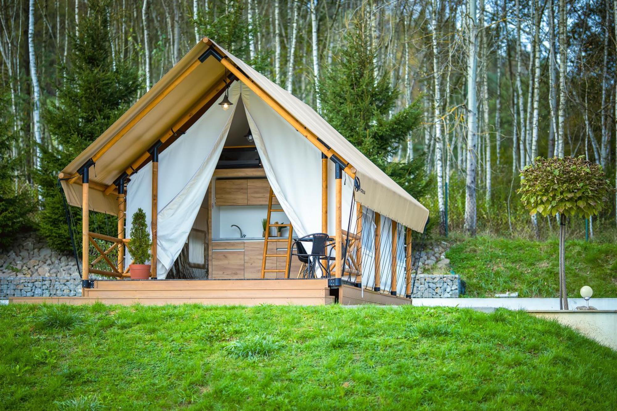 Glamping Pod Gwiazdami Pietrusza Wola Hotel Екстериор снимка